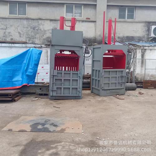 廢料新生，空間倍增 多用途立式打包機與開箱機詳解